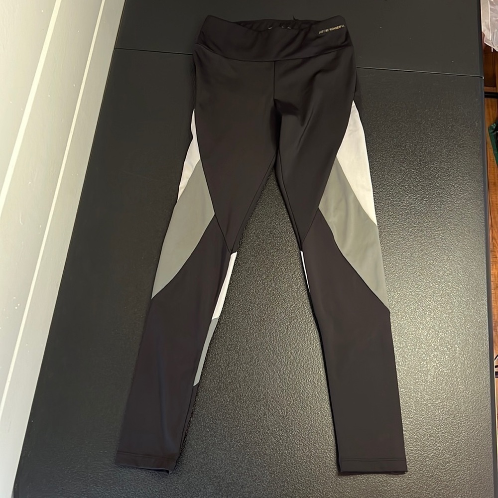 ZARA Kids Just Be Wonderful Gray, green & White leggings SZ 13-14